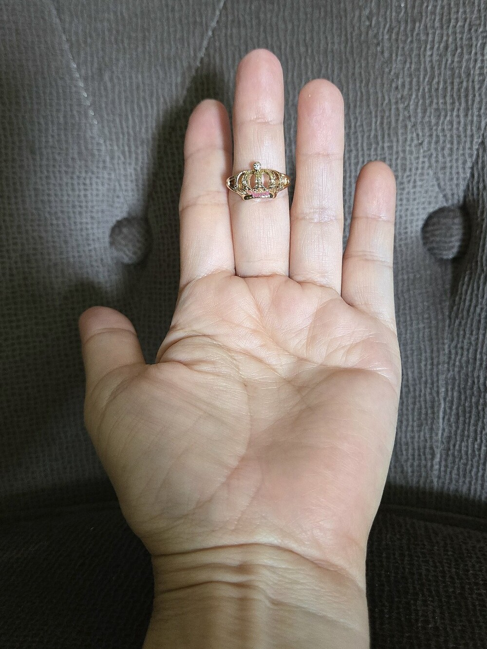 Juicy🍊 Couture Textured Crown👑 Ring💍 - Picture 6 of 16